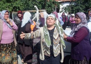 Kırıkkale şehidine ağlıyor